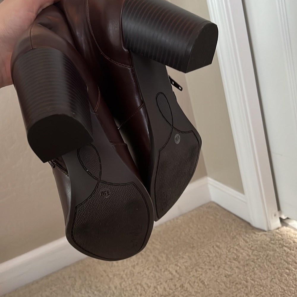 Brown boots - Picture 3 of 5